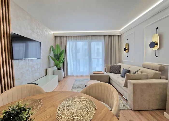 Waterlane Marina By Live & Travel Apartments